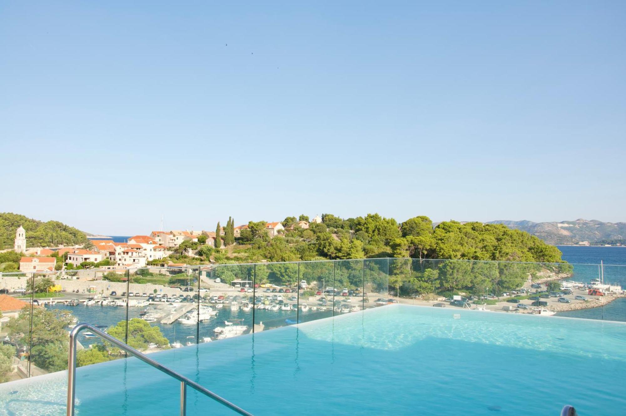Hotel Cavtat Hotell 4*