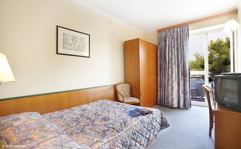 Hotel Cavtat Hotell 4*